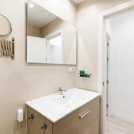 Wekey Homes Granada, Elvira Centro Apartment *